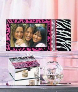 Animal Print Frame and Box Gift Set stores your trinkets and displays a special photo in leopard and zebra prints with rhinestone accents.