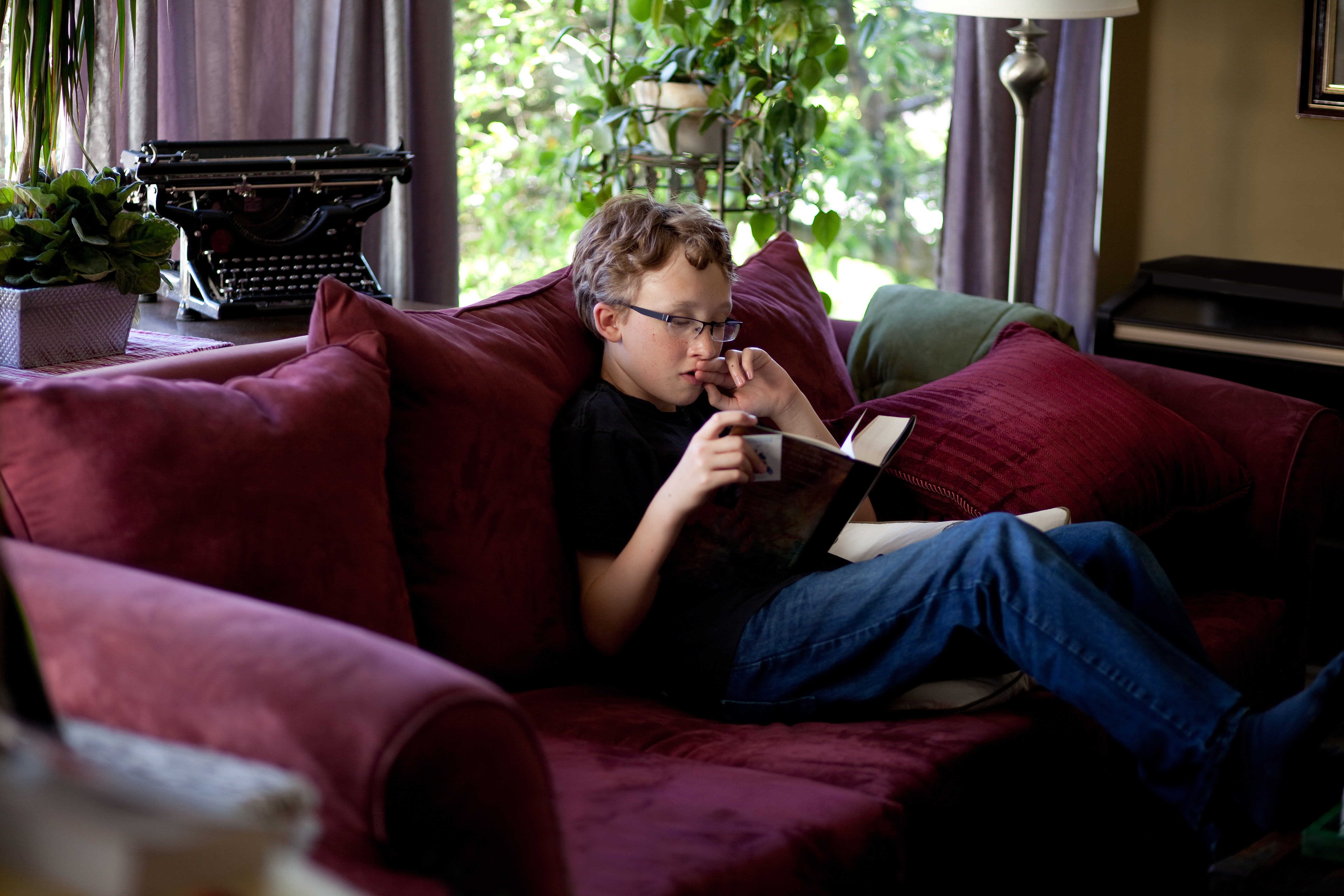 teenager-reading