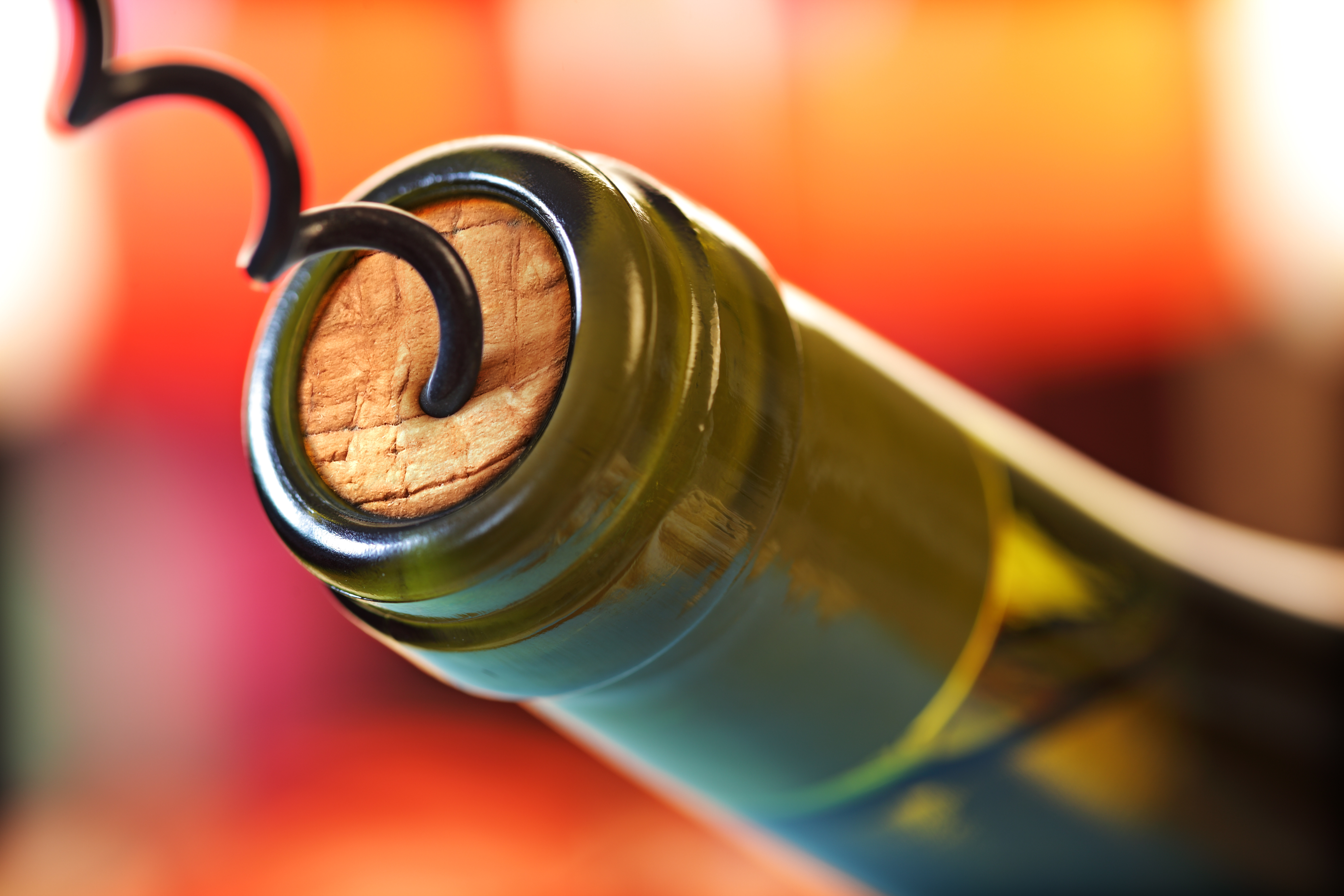 cork-screw-and-wine-bottle