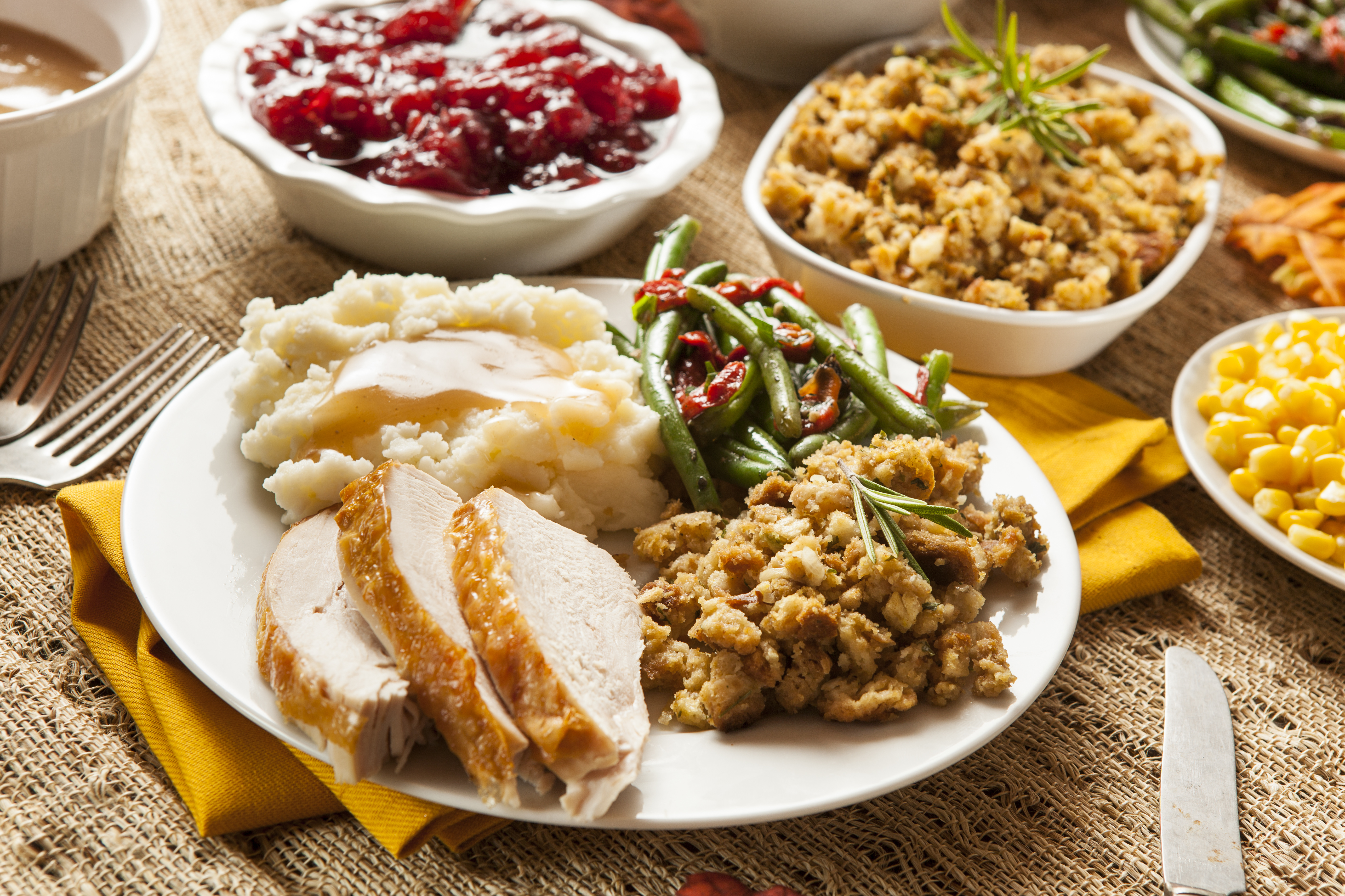 homemade-turkey-thanksgiving-dinner
