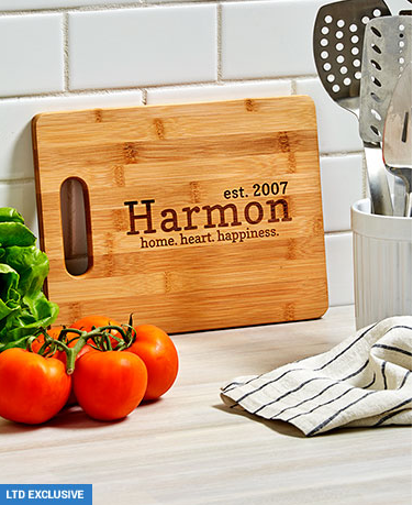personalized-bamboo-cutting-boards