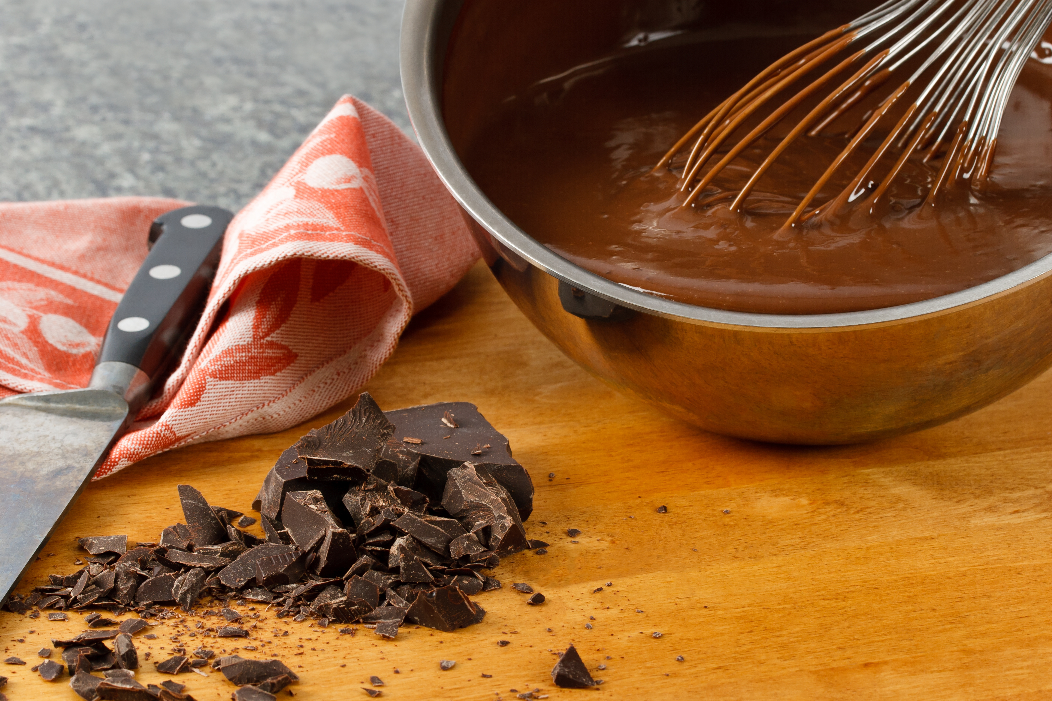 sauce-pan-with-chocolate-pudding