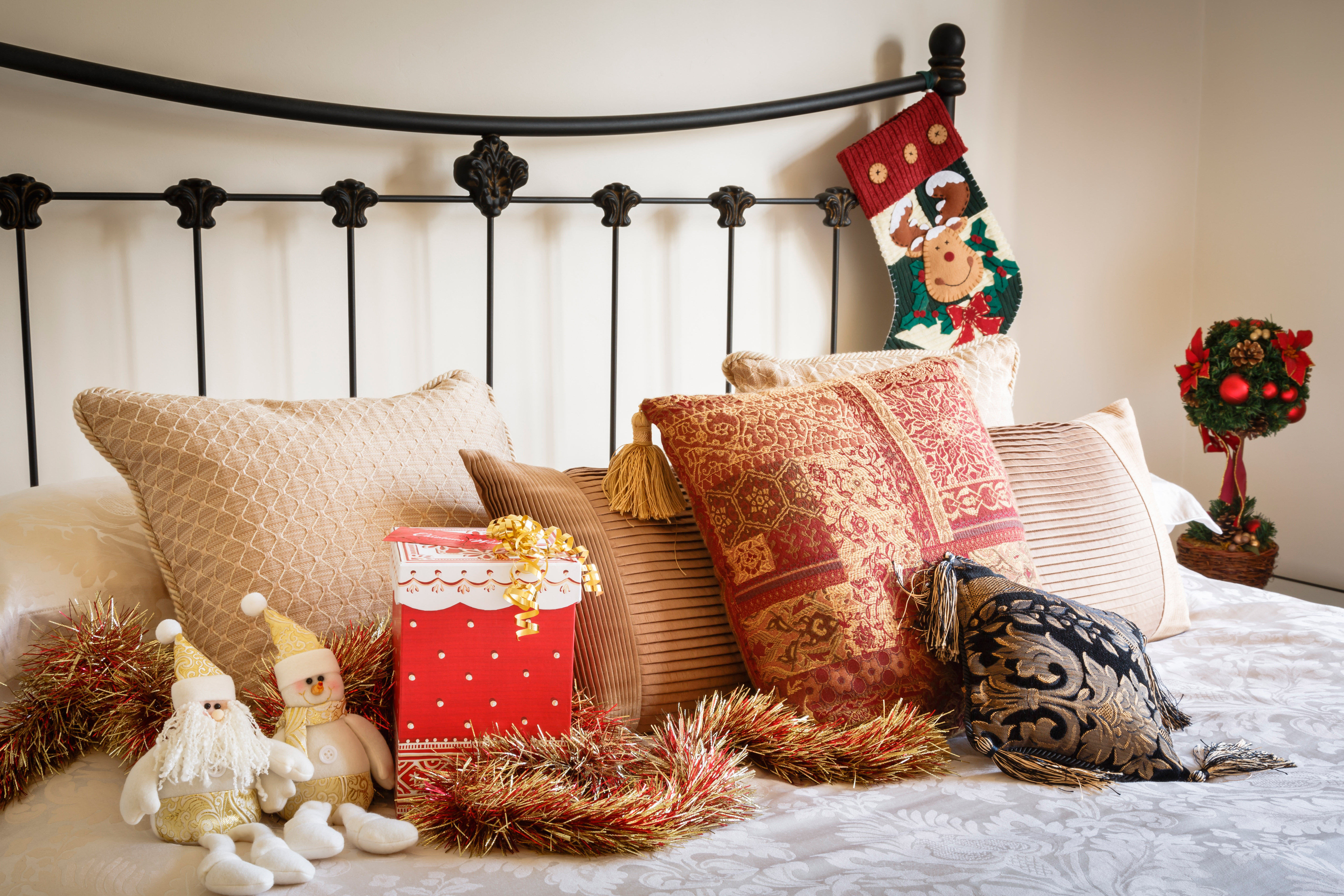 Christmas-bedroom-interior