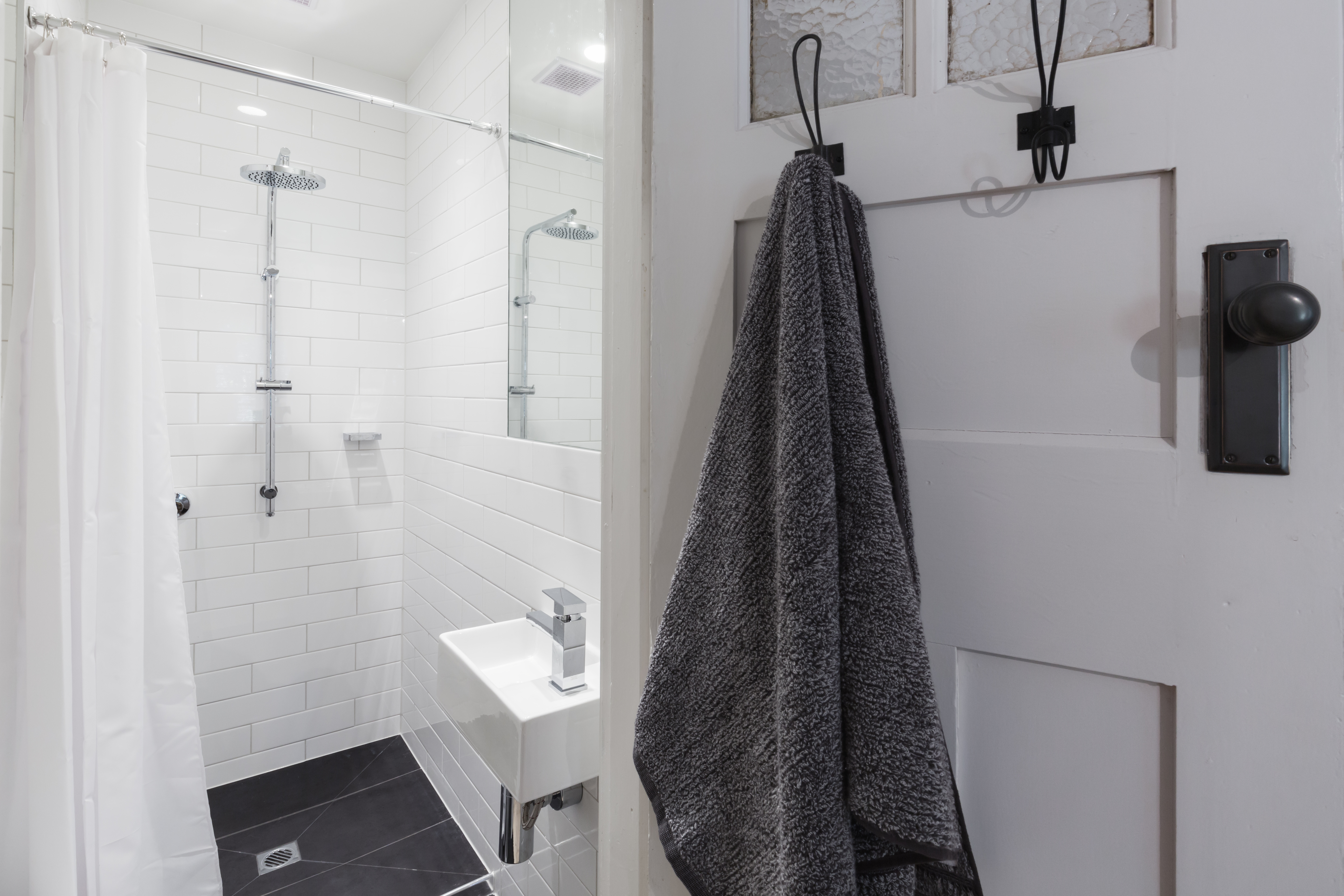 Small Bathroom Decorating Ideas - Towel Hooks