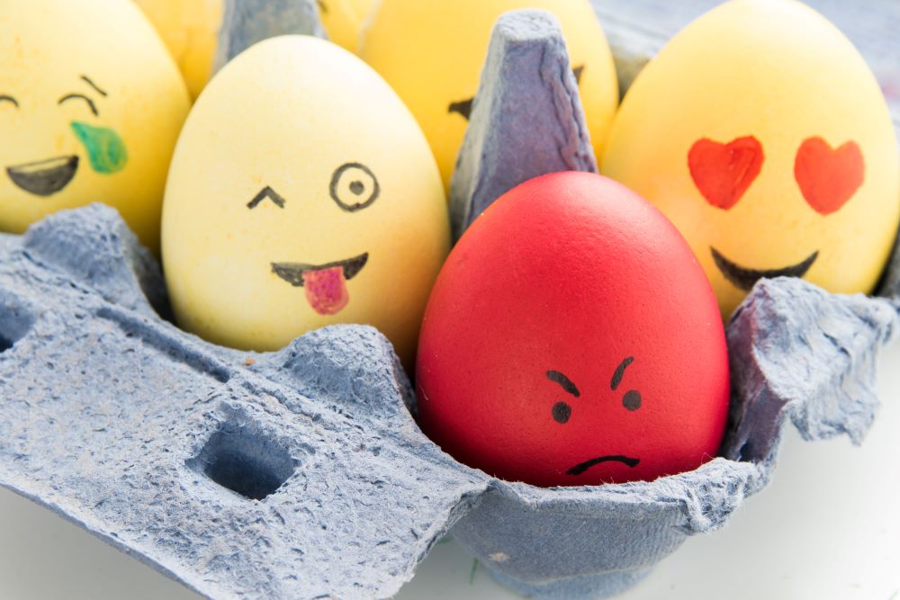 Easter Egg Decorating Ideas - Emoji