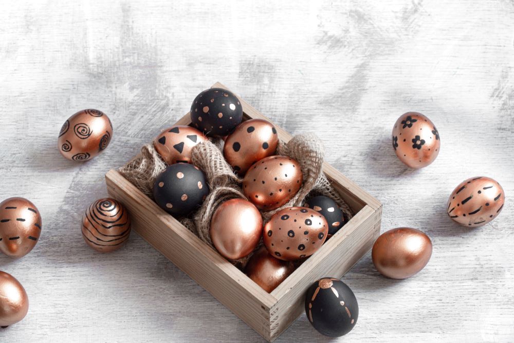 Easter Egg Decorating Ideas - Black & Gold