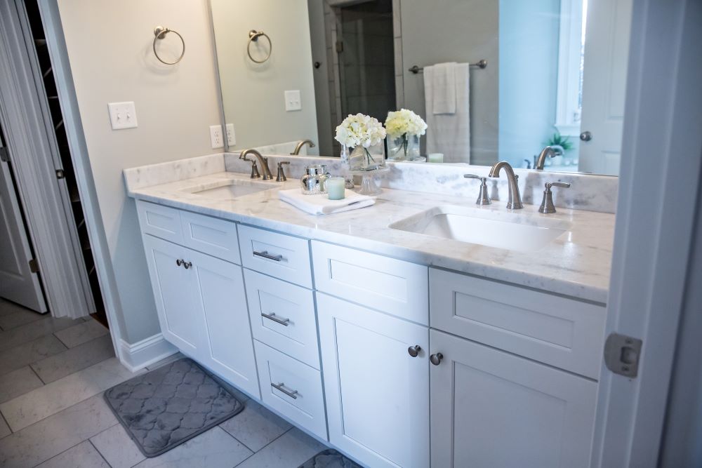 Make Your Bathroom Look Luxurious - Paint Bathroom Cabinets