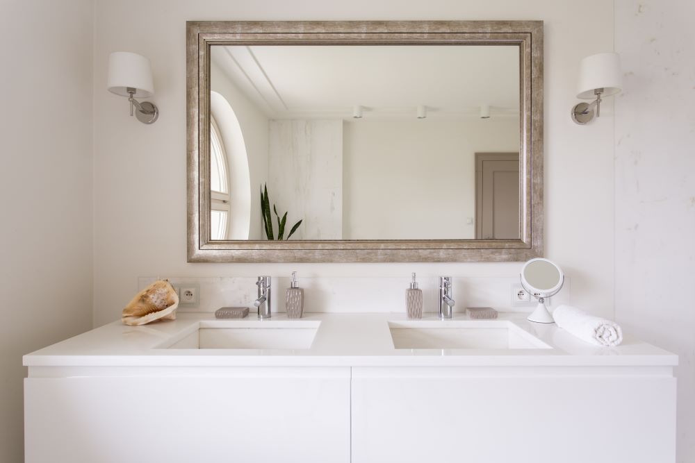 Make Your Bathroom Look Luxurious - Hang A Framed Mirror